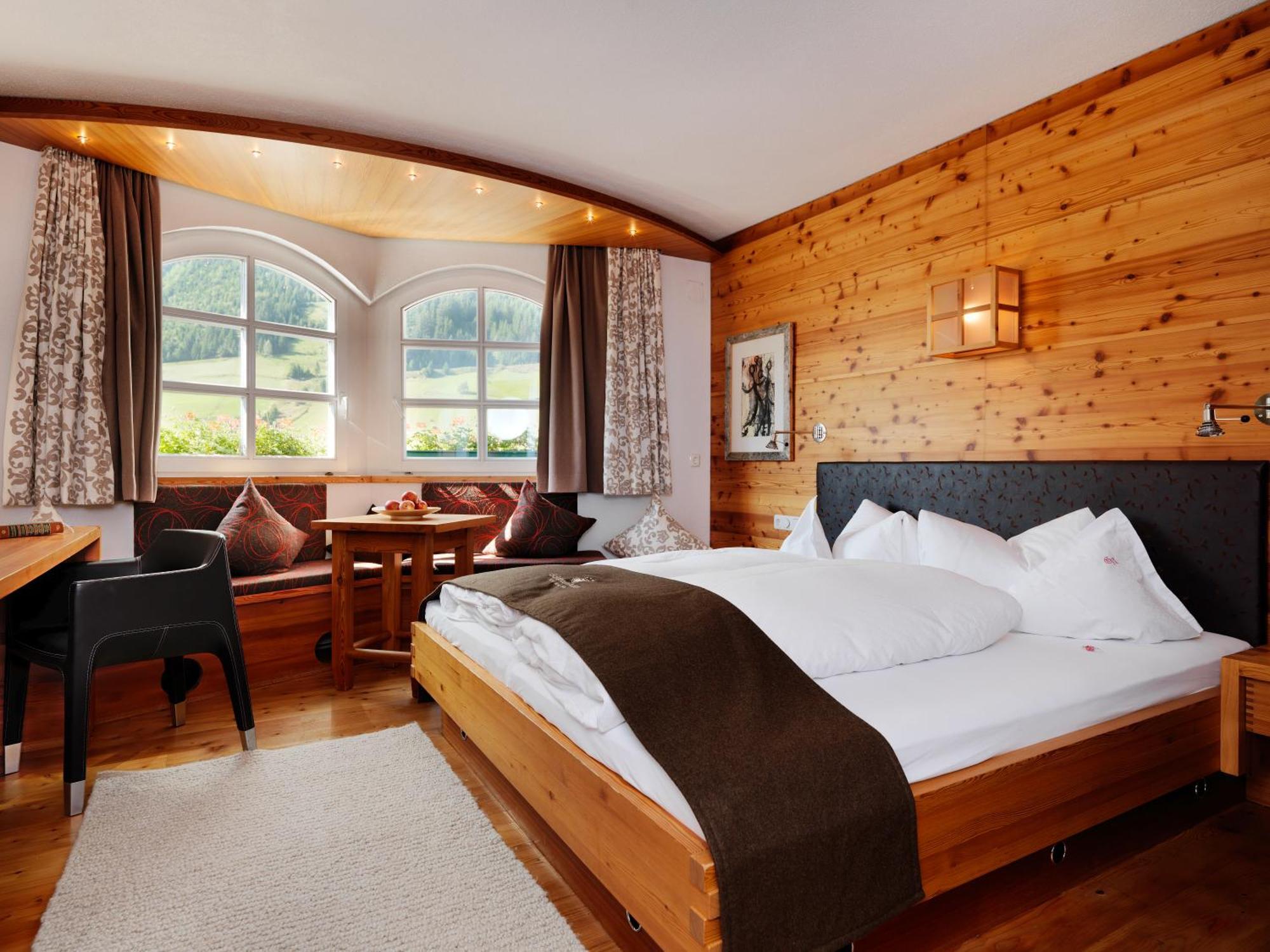 Hotel Goldener Adler - Im Sommer Silvretta Card Premium Inkludiert Ischgl Exterior foto